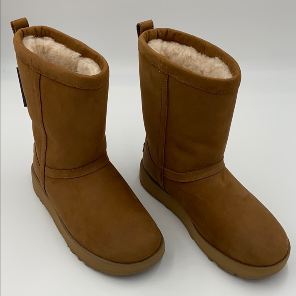 LAST PAIR! UGG classic short waterproof boot